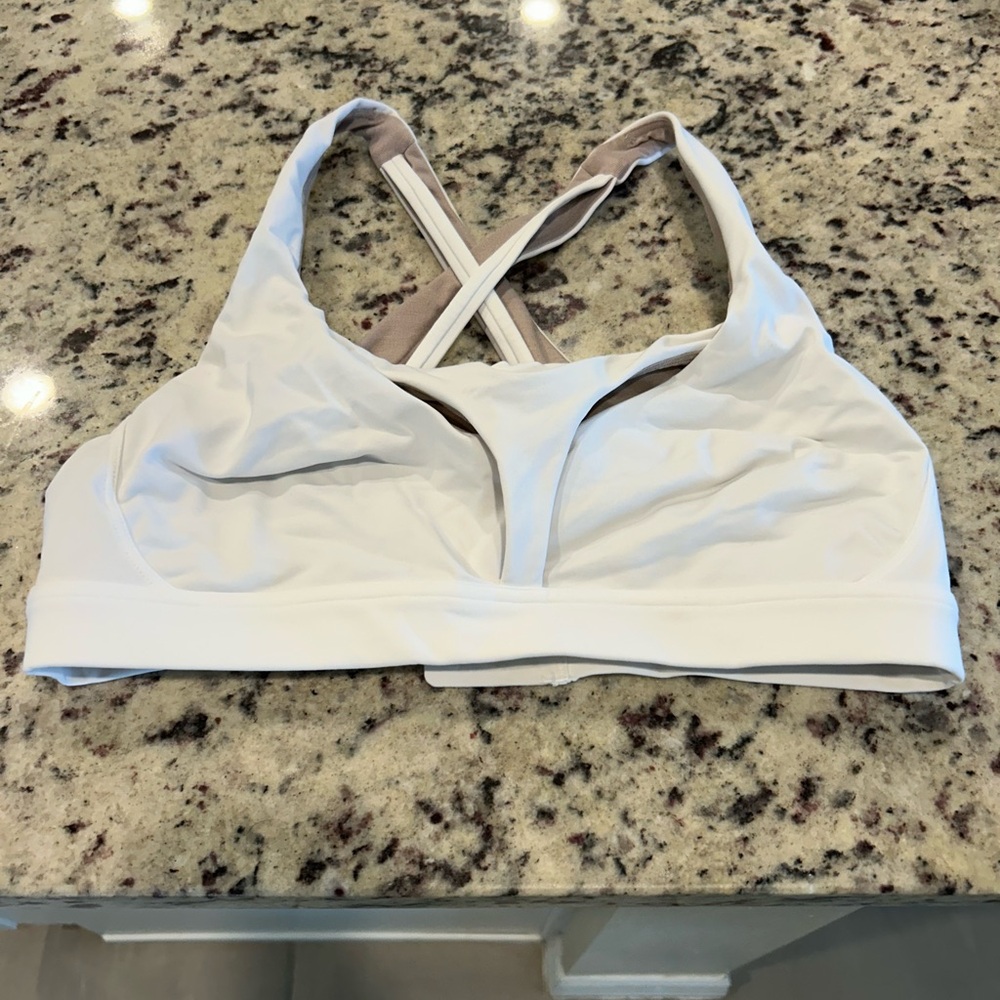 Lululemon Stash it all bra sz 8